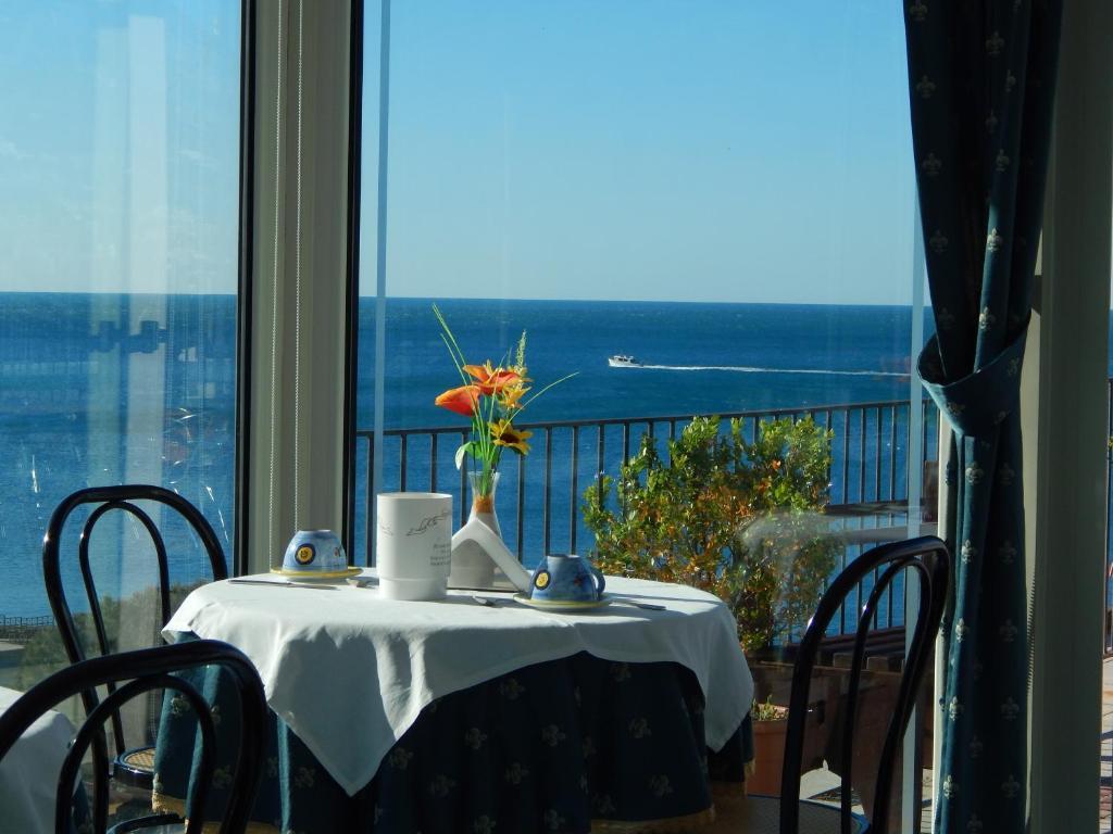 Riviera B&B Rooms Maiori Eksteriør billede